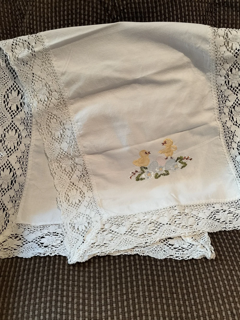 Vintage Hand-Embroidered White Lace Table Runner/Doily-Yellow Duckling Motif